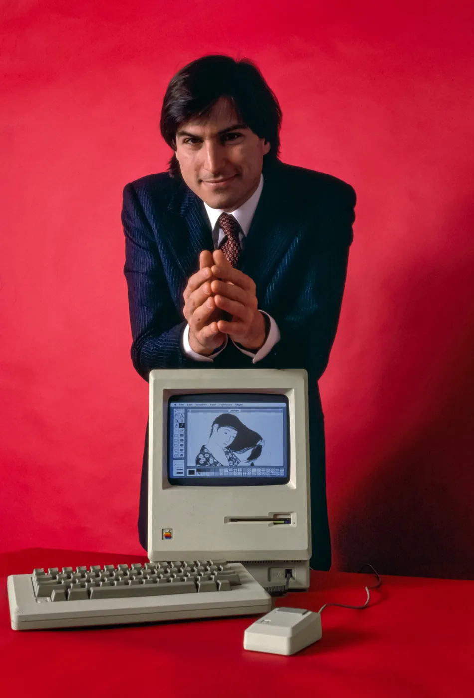 Steve Jobs with the Macintosh, January 1984 — photo by Bernard Gotfryd, Library of Congress, public domain