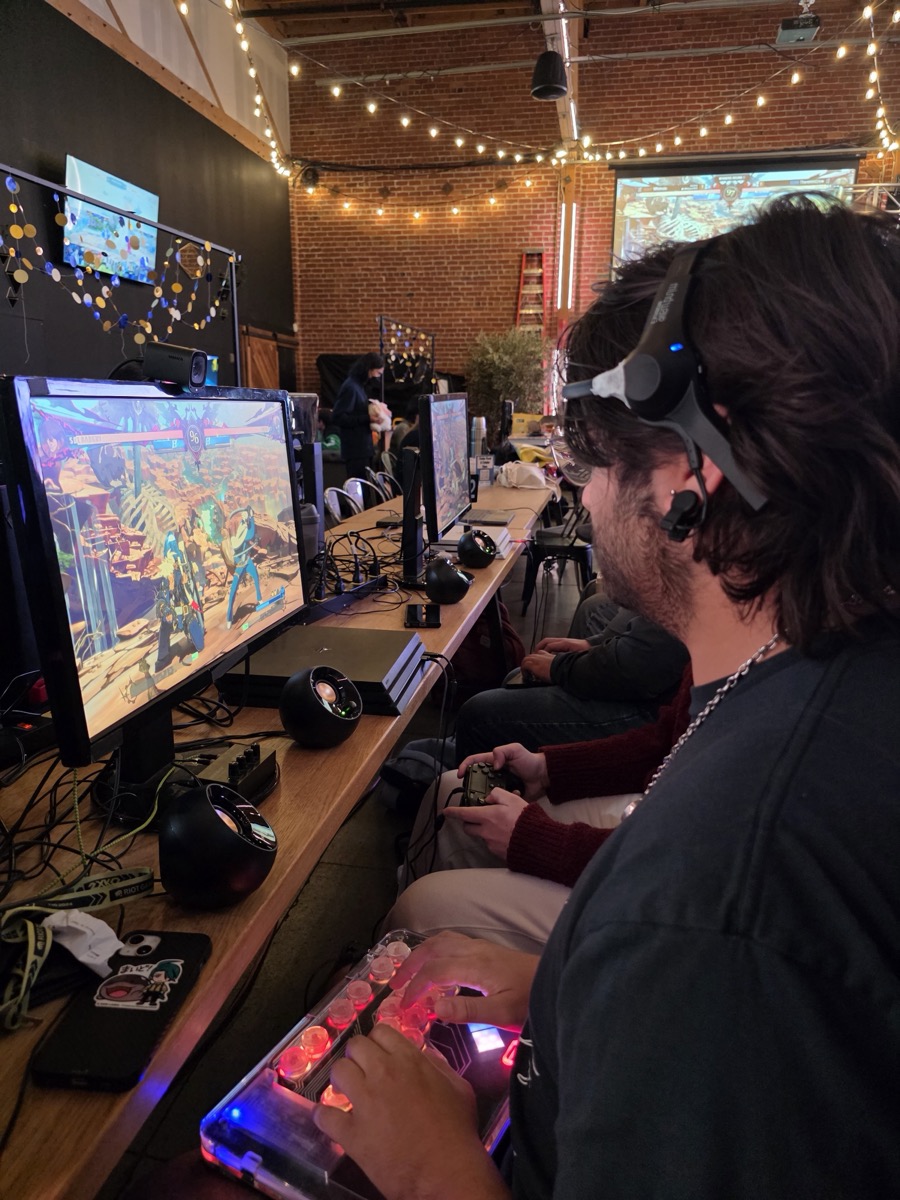Harman Grewal testing NeuroFocus during esports tournament